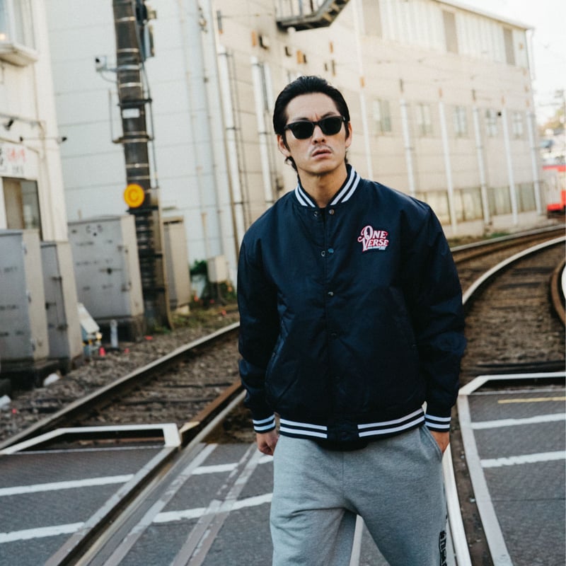 新品ファットランク　SCRIPT LOGO NYLON STADIUM JKT WAPPEN & EMBROIDERY NYLON STADIUM JKT 【NAVY】 |