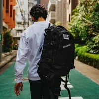 LOGO WAPPEN CANVAS MILITARY BAG【BLACK】