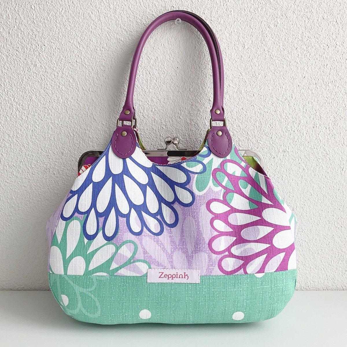 あおりがま口バッグ　白花柄レース　ハンドメイド fit=scale-down,w=1200