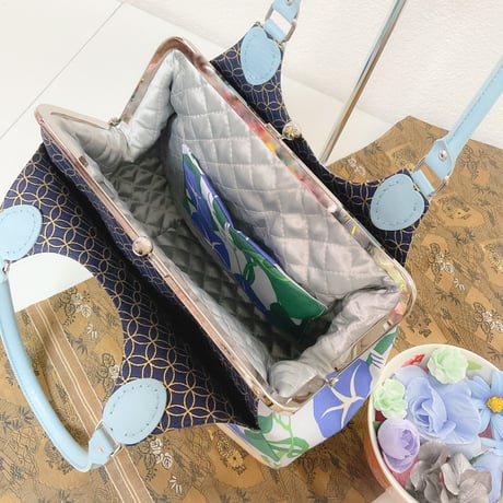 朝の顔(空色)あおりがま口バッグ