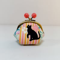 ストライプ桜猫(ピンク)ぷっくりがま口ポーチ