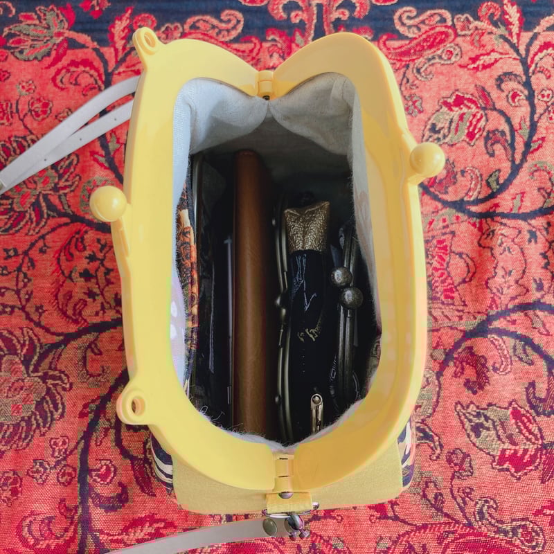 あやかしレトロモダンプラスチック口金がま口バッグ | Zeppink