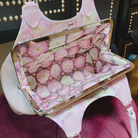ぼたん桜ポケットがま口バッグ・しとやか