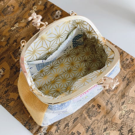 ポップ鳥獣戯画柄がま口バッグ(ブルー×スカイブルー)