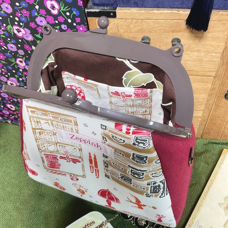 昭和レトロ　ドクターバック　ガマ口　当時の中身一部あり　昭和初期 デザインポケット付き ちょこっと♪がま口バッグ 昭和レトロ柄