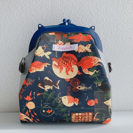 あやかし金魚プラスチック口金がま口バッグ