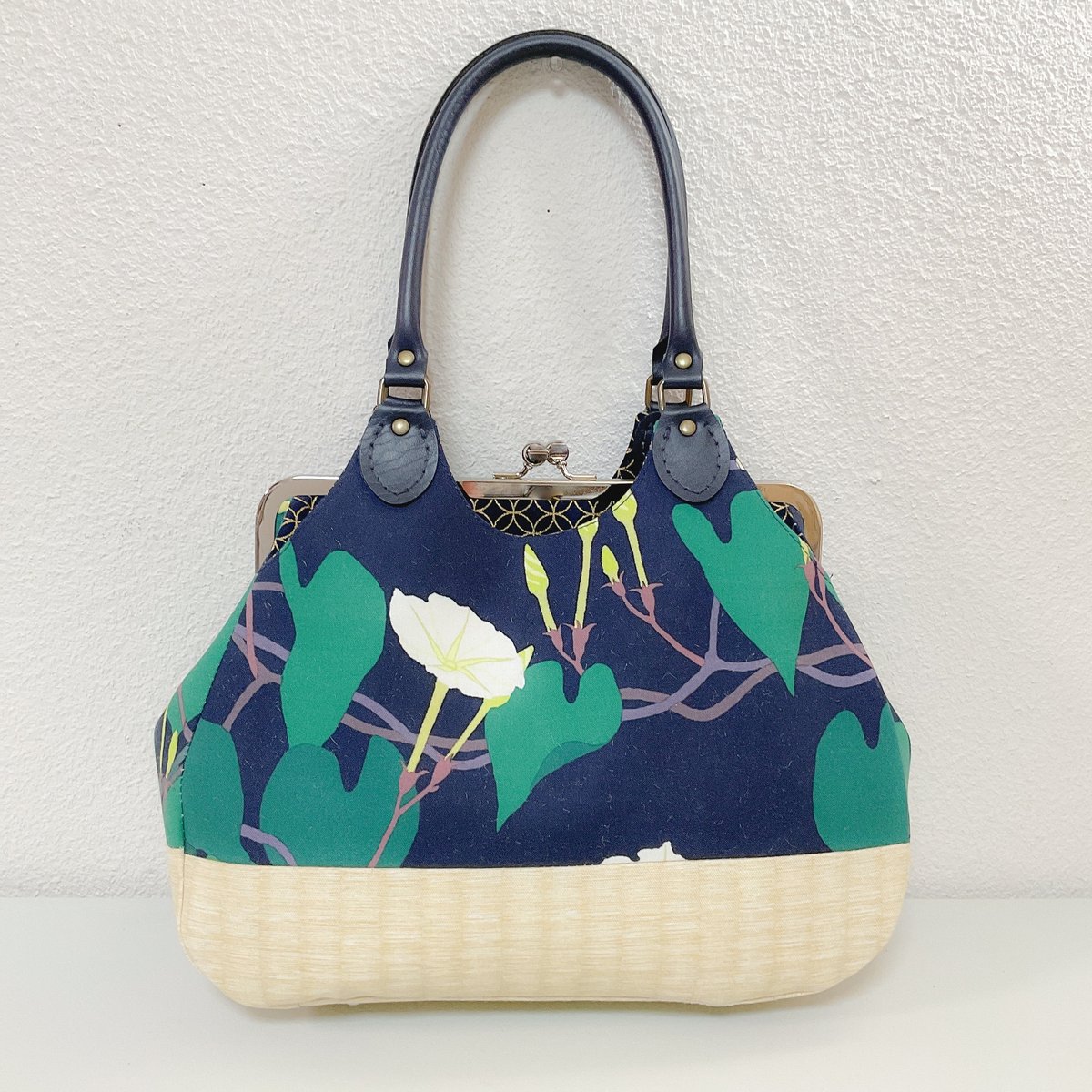 夜の顔(紺色)あおりがま口バッグ | Zeppink