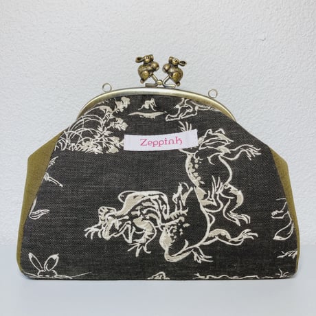 鳥獣戯画柄がま口バッグ(茶)