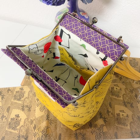 スポーツ鳥獣戯画柄(カラシ)ベンリー口金ショルダーバッグ