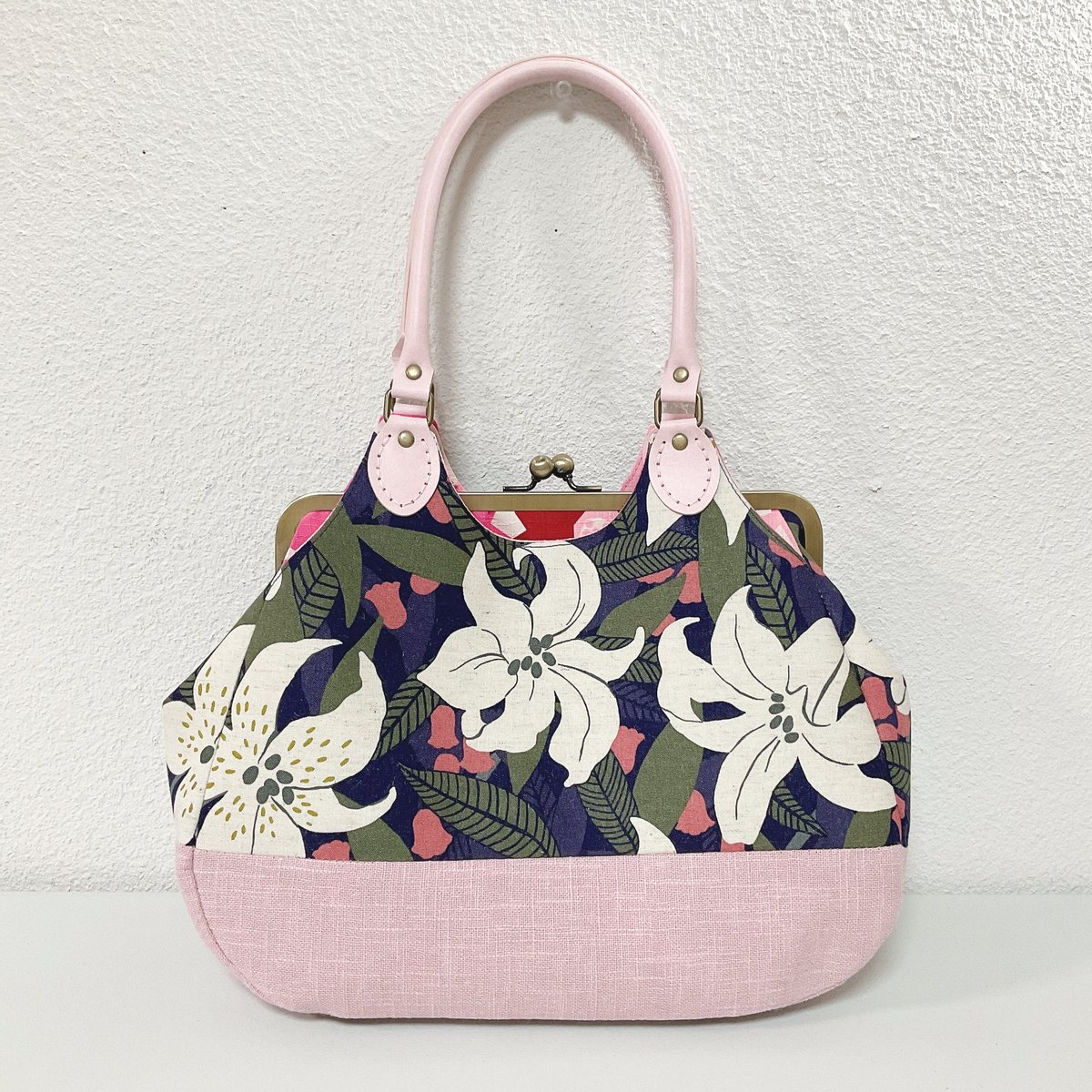 【Zirou様】あおりがま口ショルダー　桜柄　ハンドメイド Zirou様】あおりがま口ショルダー 桜柄 ハンドメイド-日本直営店