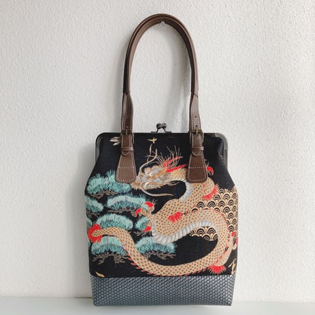 鶴と龍(黒)縦型がま口バッグ