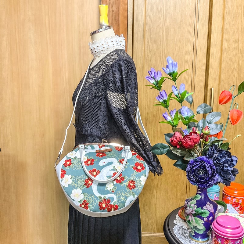 白蛇(ブルーグリーン)がま口バッグ | Zeppink