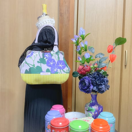 朝の顔(薄紫)あおりがま口バッグ