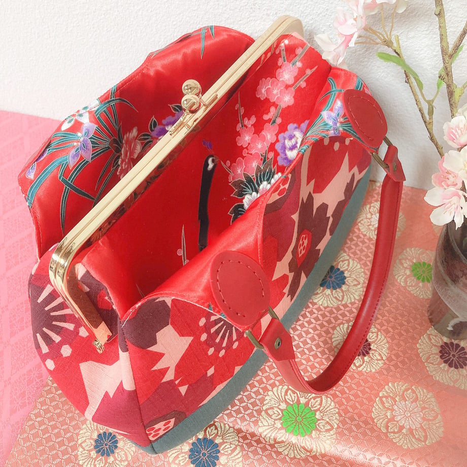 5e6ec79de20b044a789a5590