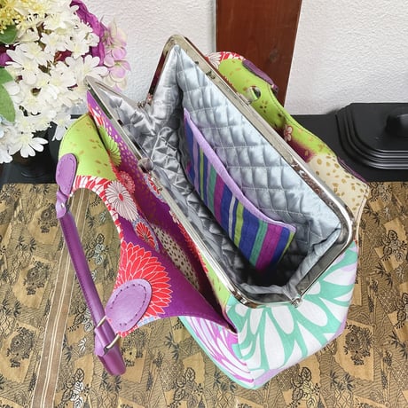 Sparkle菊柄あおりがま口バッグ・パープル