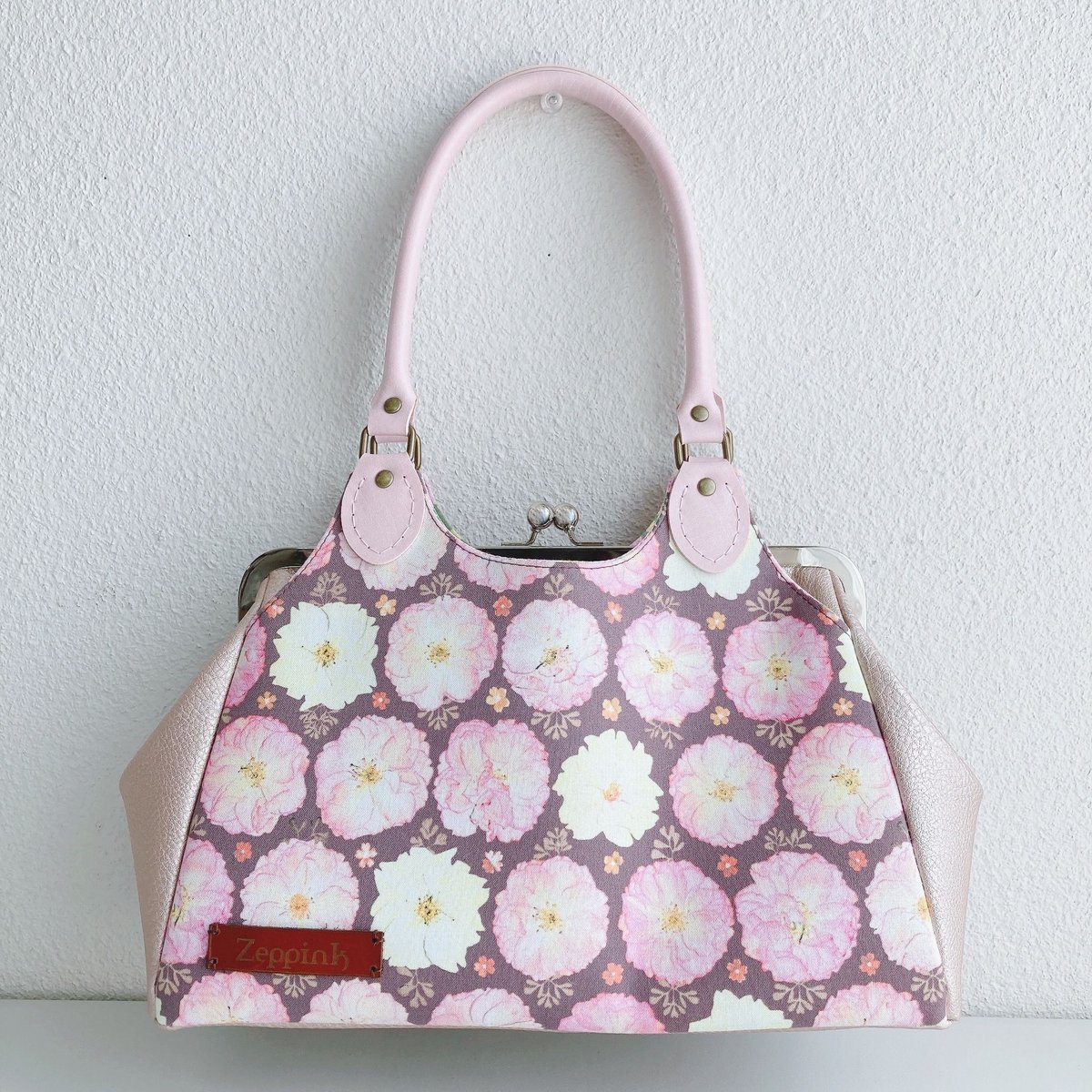 レトロ可愛い♪手差しビーズバッグ　がま口バッグ　ピンク　桜 レトロ可愛い♪手差しビーズバッグ がま口バッグ ピンク 桜