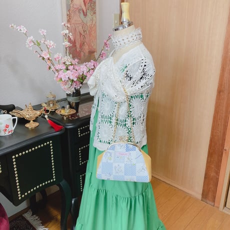 ポップ鳥獣戯画柄がま口バッグ(ブルー×スカイブルー)