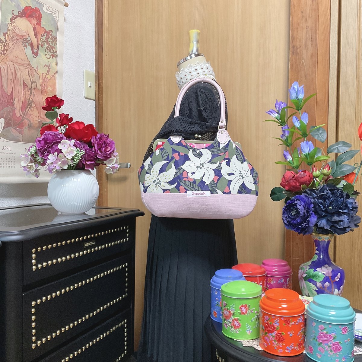 あおりがま口バッグ　アイボリー花柄レース　ハンドメイド❷ あおりがま口バッグ アイボリー花柄レース ハンドメイド➁