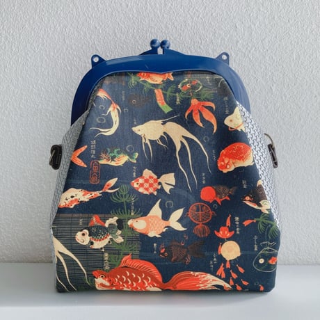 あやかし金魚プラスチック口金がま口バッグ