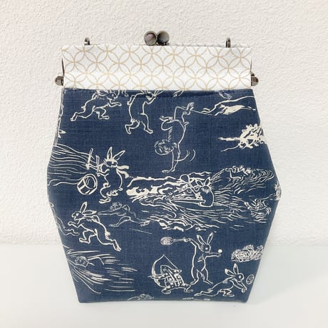 スポーツ鳥獣戯画柄(紺)ベンリー口金ショルダーバッグ