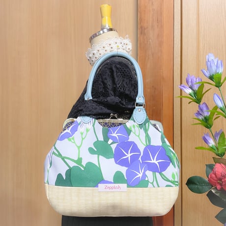 朝の顔(空色)あおりがま口バッグ