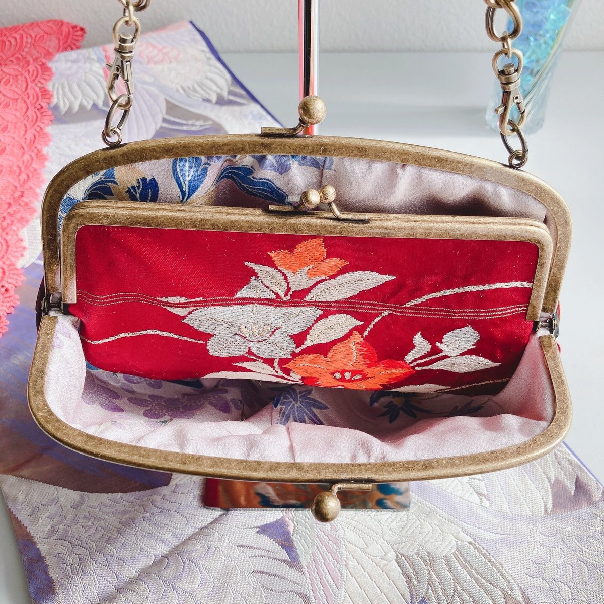 1ppink】たすきポケット親子がま口バッグ（花柄刺繍・えんじ