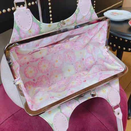 ぼたん桜ポケットがま口バッグ・ゆたか