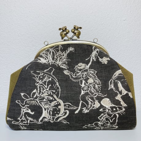 鳥獣戯画柄がま口バッグ(茶)