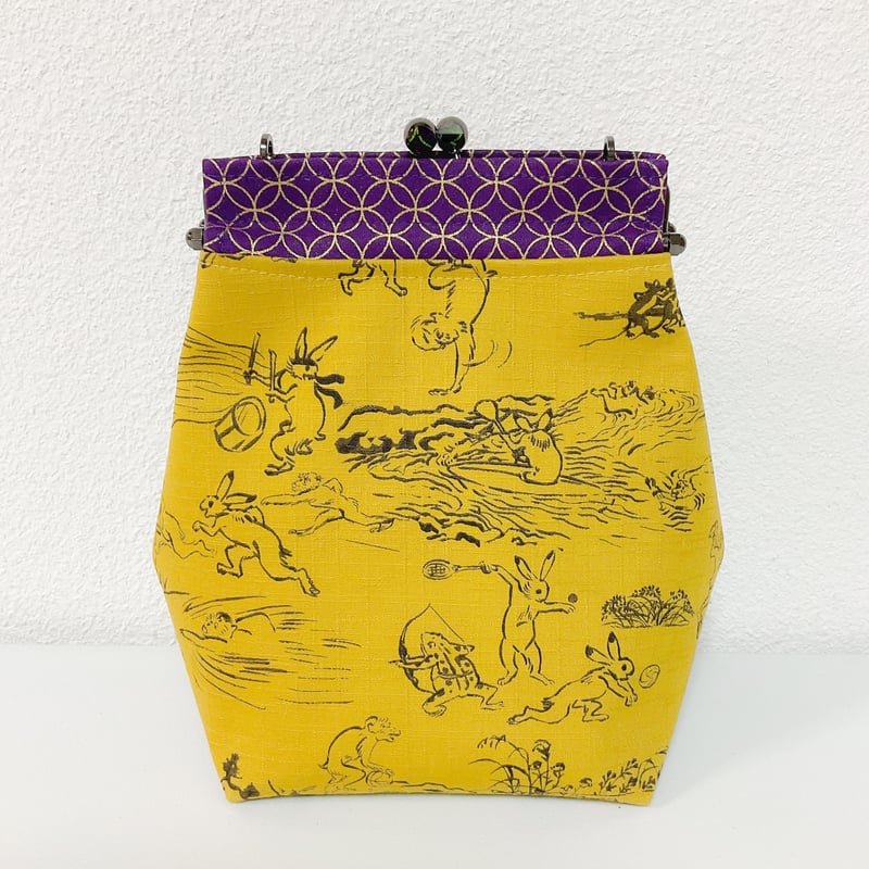 スポーツ鳥獣戯画柄(カラシ)ベンリー口金ショルダーバッグ | Zeppink