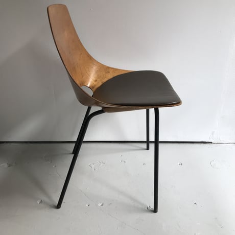 Tonneau Chair / Pierre Guariche