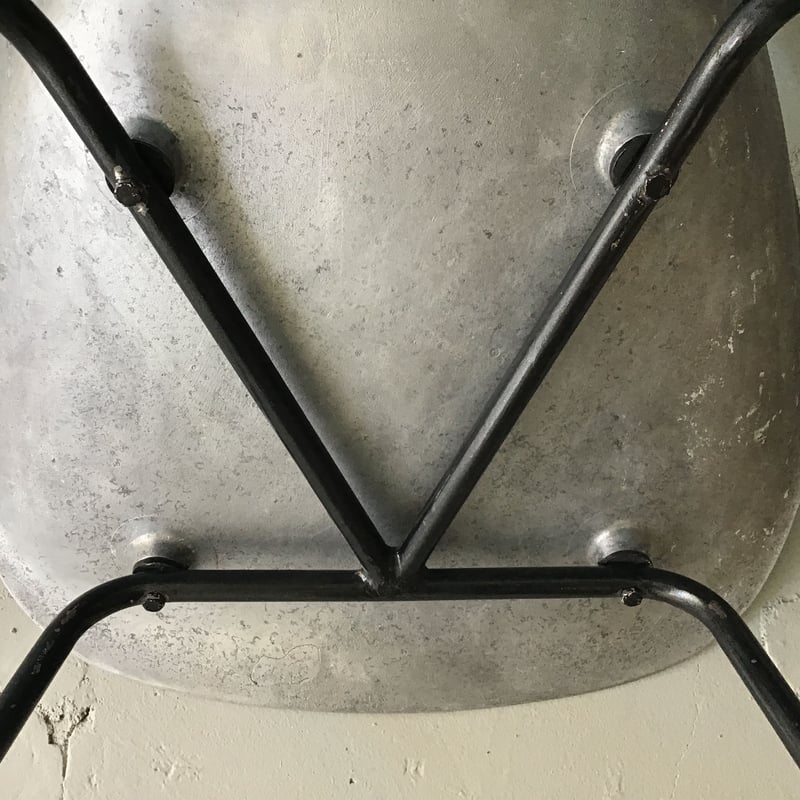 PRICE/ASK］Tulip Chair - Aluminum | CONTOUR