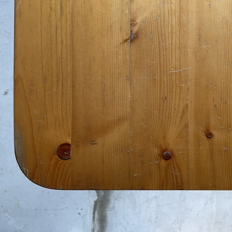 Adjustable Square Table-(ca,1976) / Charlotte Perriand for Les Arcs