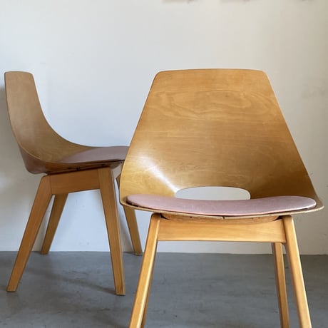 Tonneau Chair-Wood Leg-Pink Seat / Pierre Guariche-2