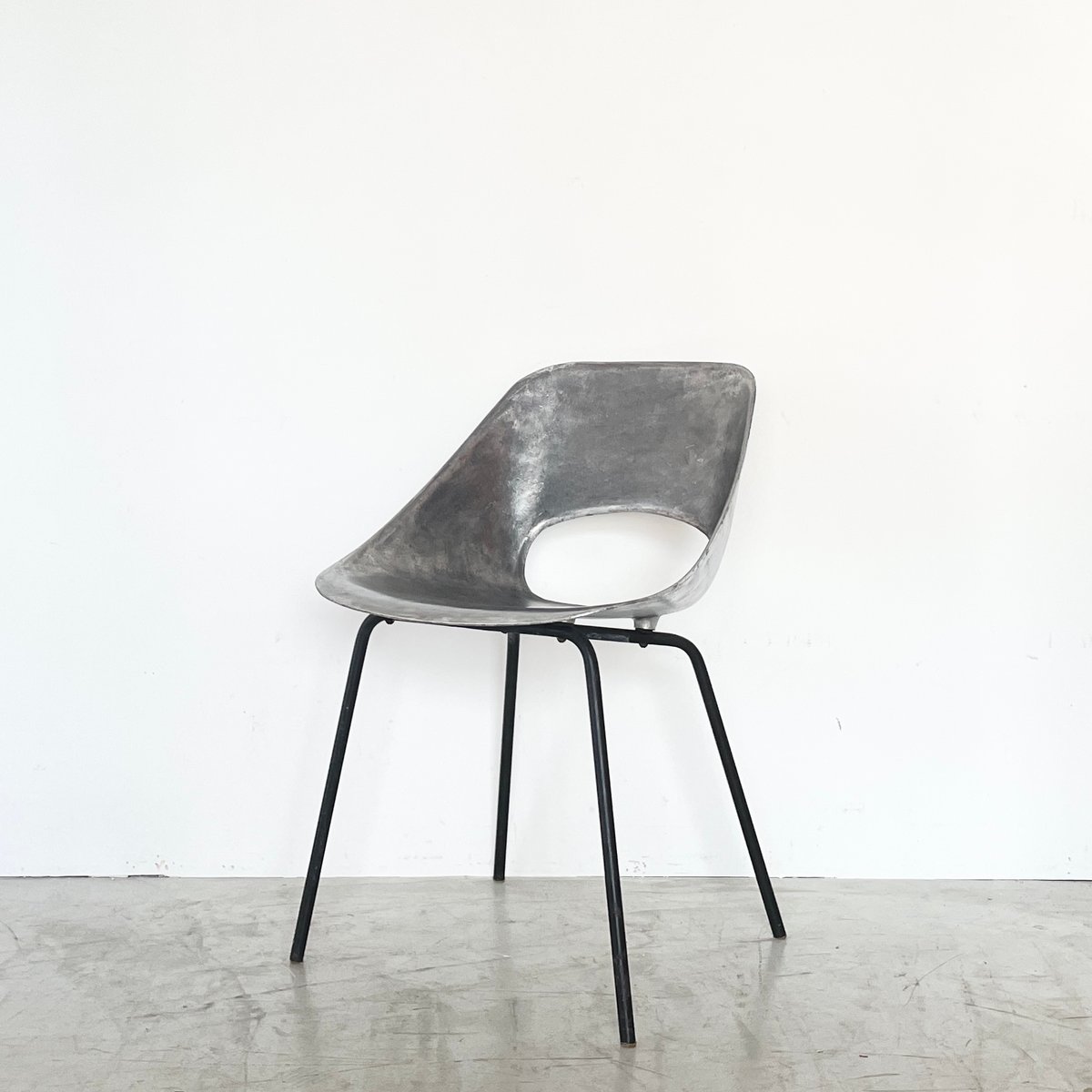 Tulip Chair- Aluminum core ver. -B / Pierre Gua Tulip Chair- Aluminum core ver. -B / Pierre Gua
