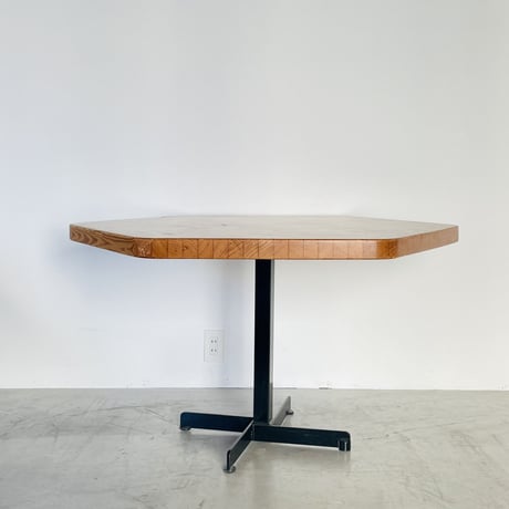 Hexagon Table for "Arcs1800" / Charlotte Perriand / c.1970-1980/ 脚部