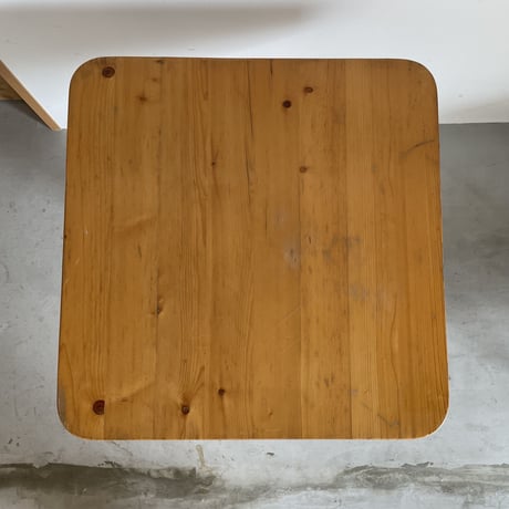 Adjustable Square Table-(ca,1976) / Charlotte Perriand for Les Arcs