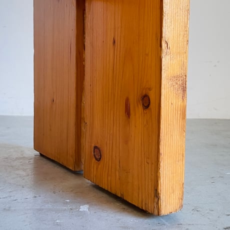 2 Planks Stool for "Les Arcs" / Les Arcs architect team /8