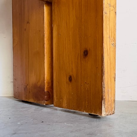 2 Planks Stool for "Les Arcs" / Les Arcs architect team /7