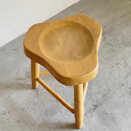 Free form Stool-B / Rene Martin