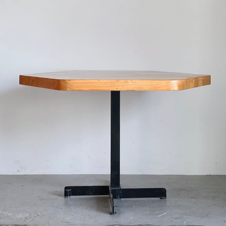 Hexagonal Table for "Les Arcs" / Charlotte Perriand