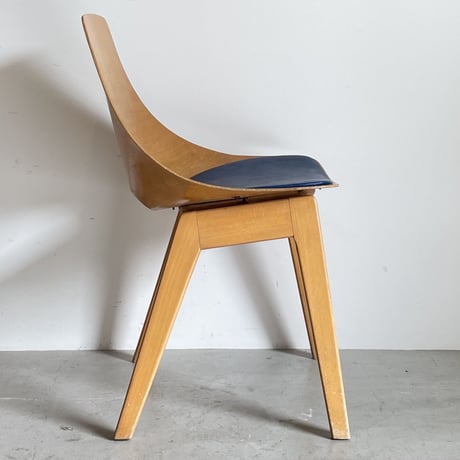 Tonneau Chair-Wood Leg / Pierre Guariche-2