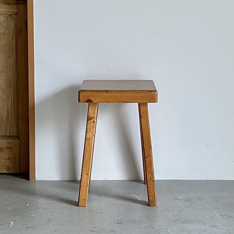 Square Seat Stool for Les arcs-4 / Charlotte Pe Square Seat Stool for Les arcs-4 / Charlotte Pe