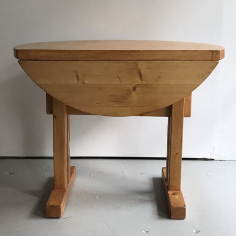 Round Table for "Les Arcs" / Charlotte Perriand / 1970s