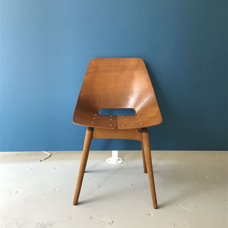 Amsterdam (Tonneau) Chair-Wood Leg / Pierre Gua