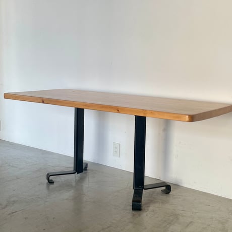 Rectangle Table  for "Les Arcs" / Charlotte Perriand