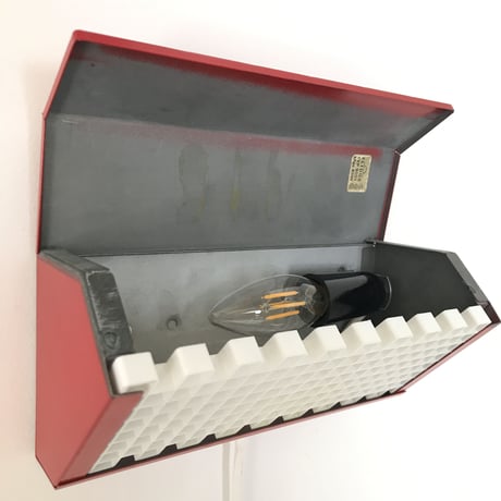 Model,9001 Red / Hans-Agne Jakobsson/  ELIDUS(Sweden)