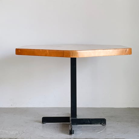 Hexagonal Table for "Les Arcs" / Charlotte Perriand