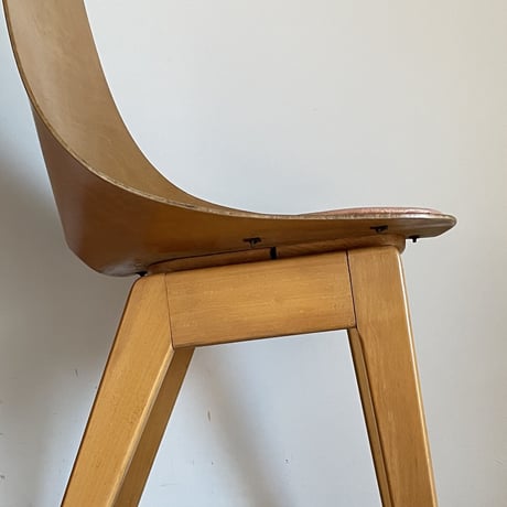 Tonneau Chair-Wood Leg-Pink Seat / Pierre Guariche-2