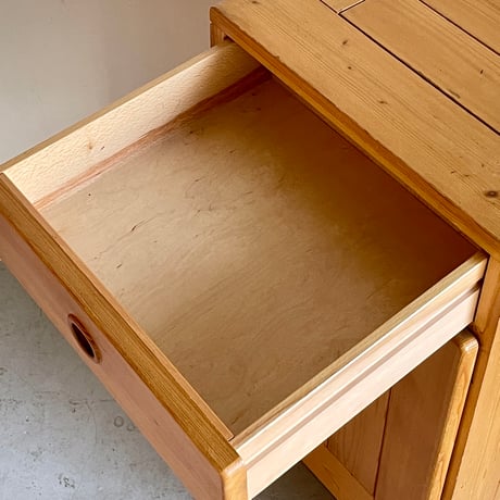 Solid Pine Cabinet from Les Arcs / Les Arcs architectural team