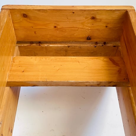 2 Planks Stool for "Les Arcs" / Les Arcs architect team /8